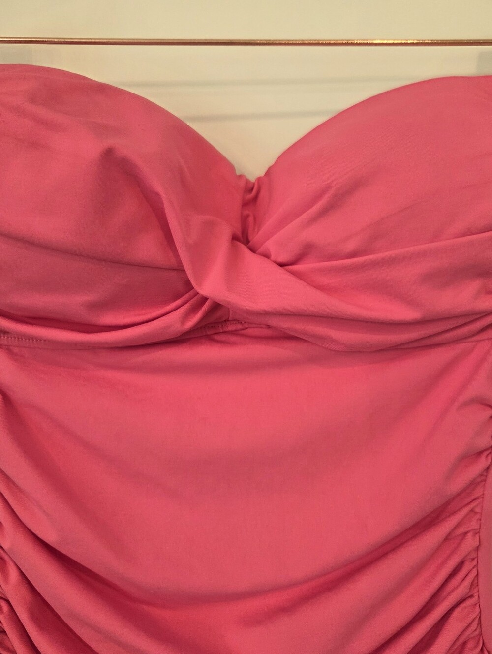 Anne Cole Pink Ruched Bandeau One Piece Swimsuit Twist Front Strapless Size 6 - Picture 2 of 6